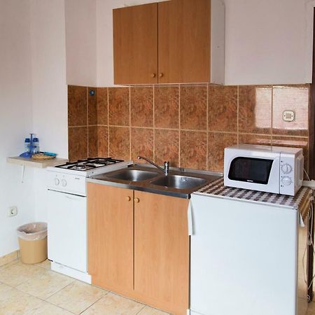 Apartments Mas-Rafaj Vir Ngoại thất bức ảnh