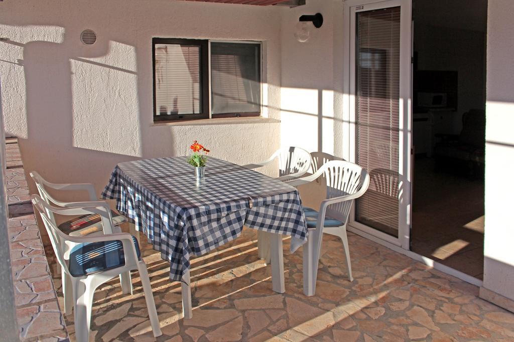 Apartments Mas-Rafaj Vir Ngoại thất bức ảnh