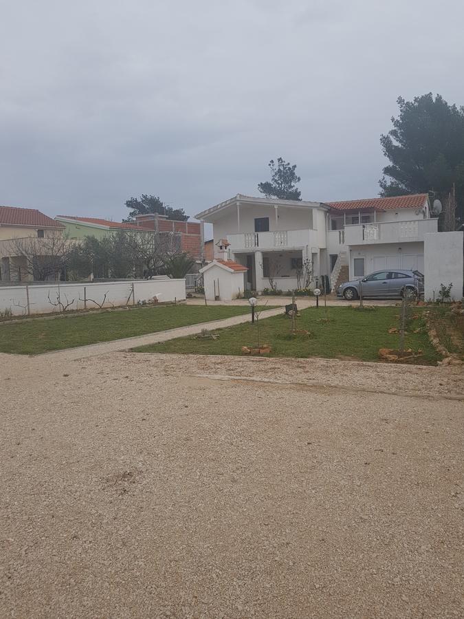 Apartments Mas-Rafaj Vir Ngoại thất bức ảnh